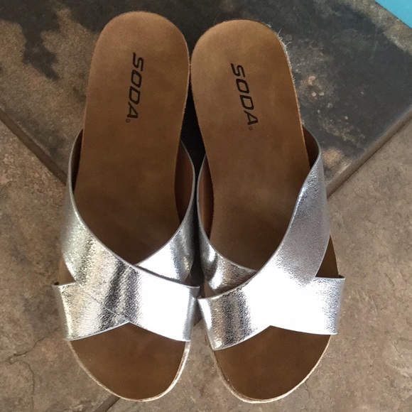 Metallic Cork Sandals - Picture 4 of 7